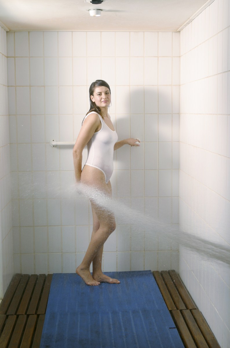 douche au jets thermes luz st sauveur